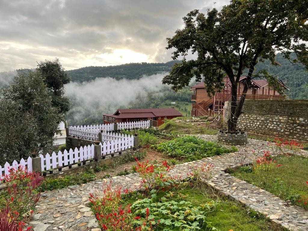 Vanprastha Resorts Dwarahat Экстерьер фото